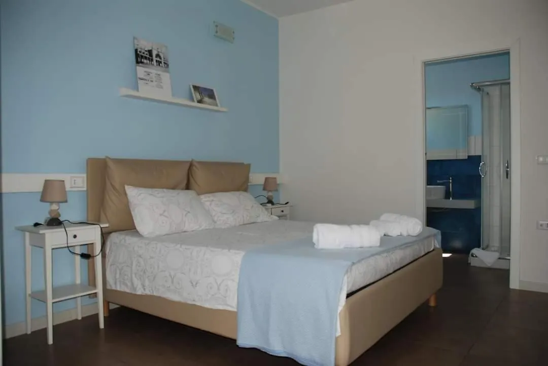 Hotel B-Karalis Di Enrico Tupputi Cagliari 0*,  Italia