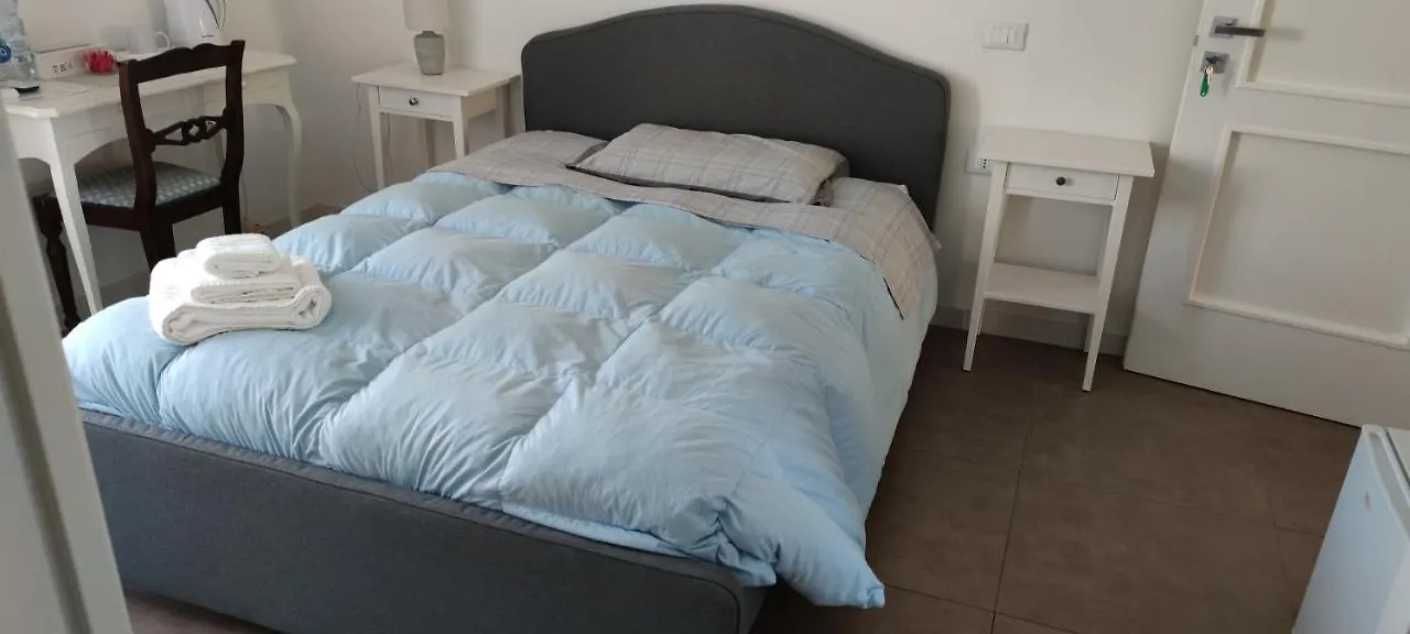 Hotel B-Karalis Di Enrico Tupputi Cagliari Affittacamere